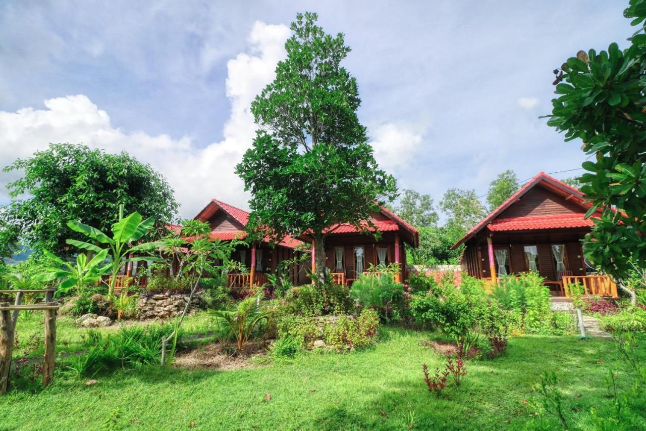 Ayu Hill Bungalows Ped Exterior photo