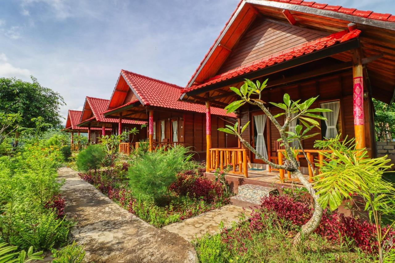 Ayu Hill Bungalows Ped Exterior photo