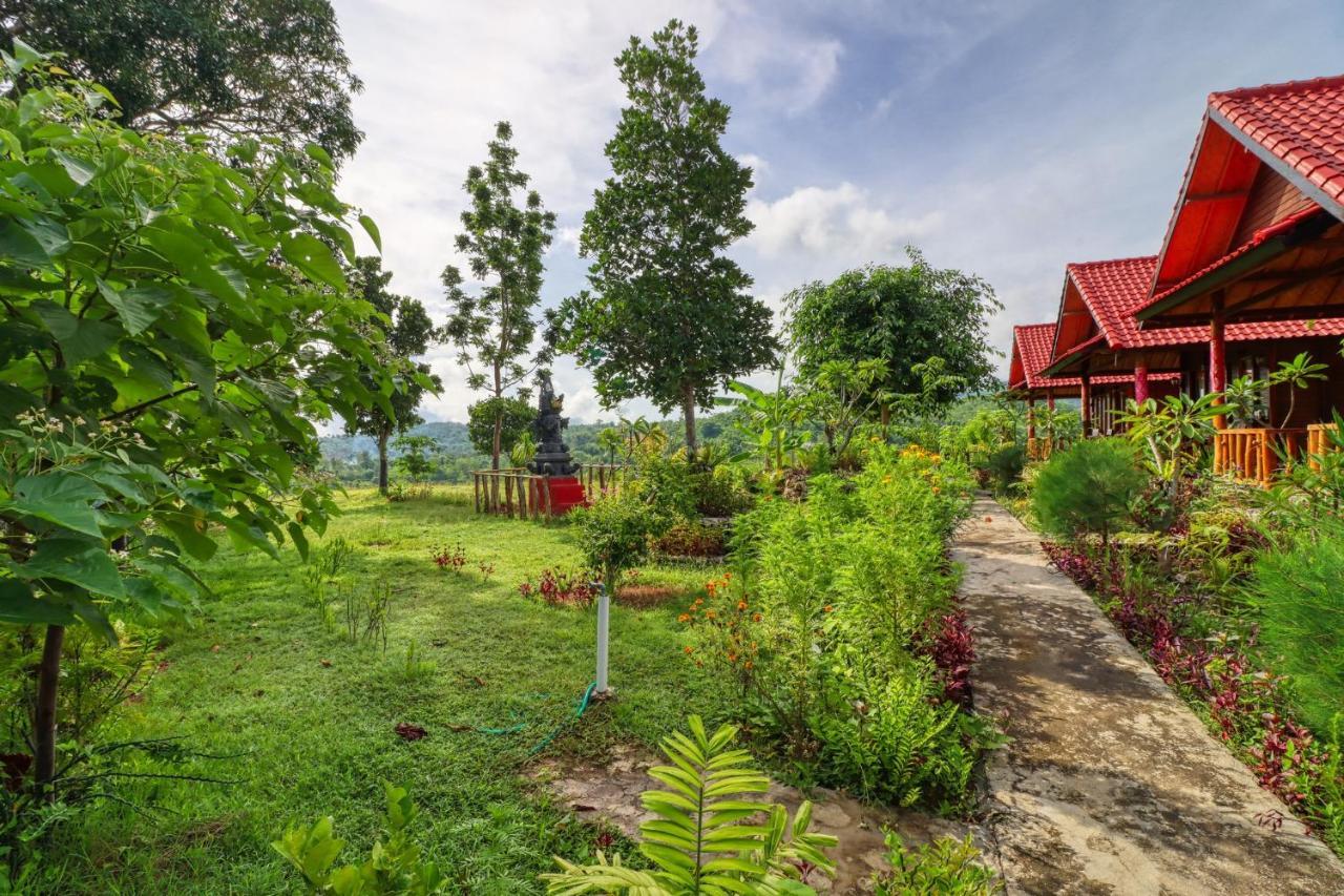 Ayu Hill Bungalows Ped Exterior photo
