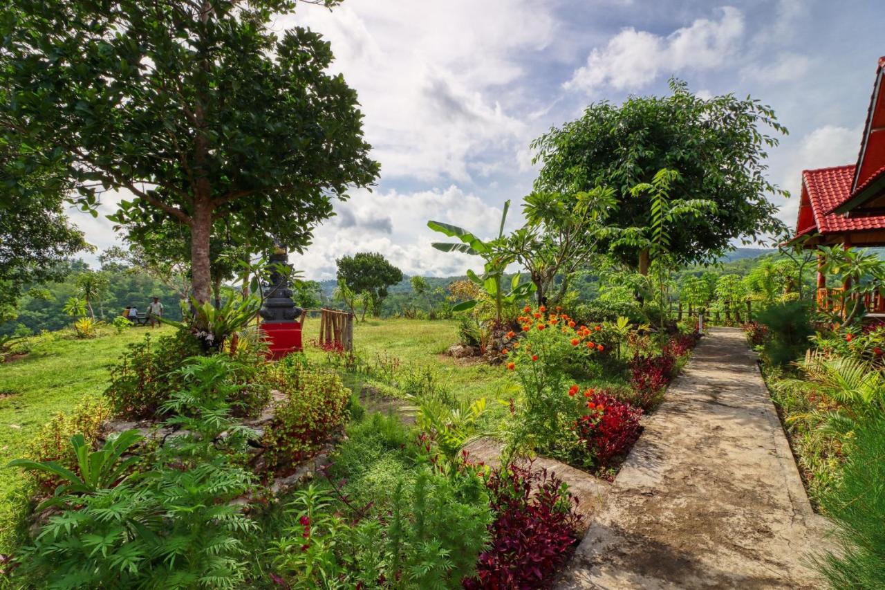 Ayu Hill Bungalows Ped Exterior photo