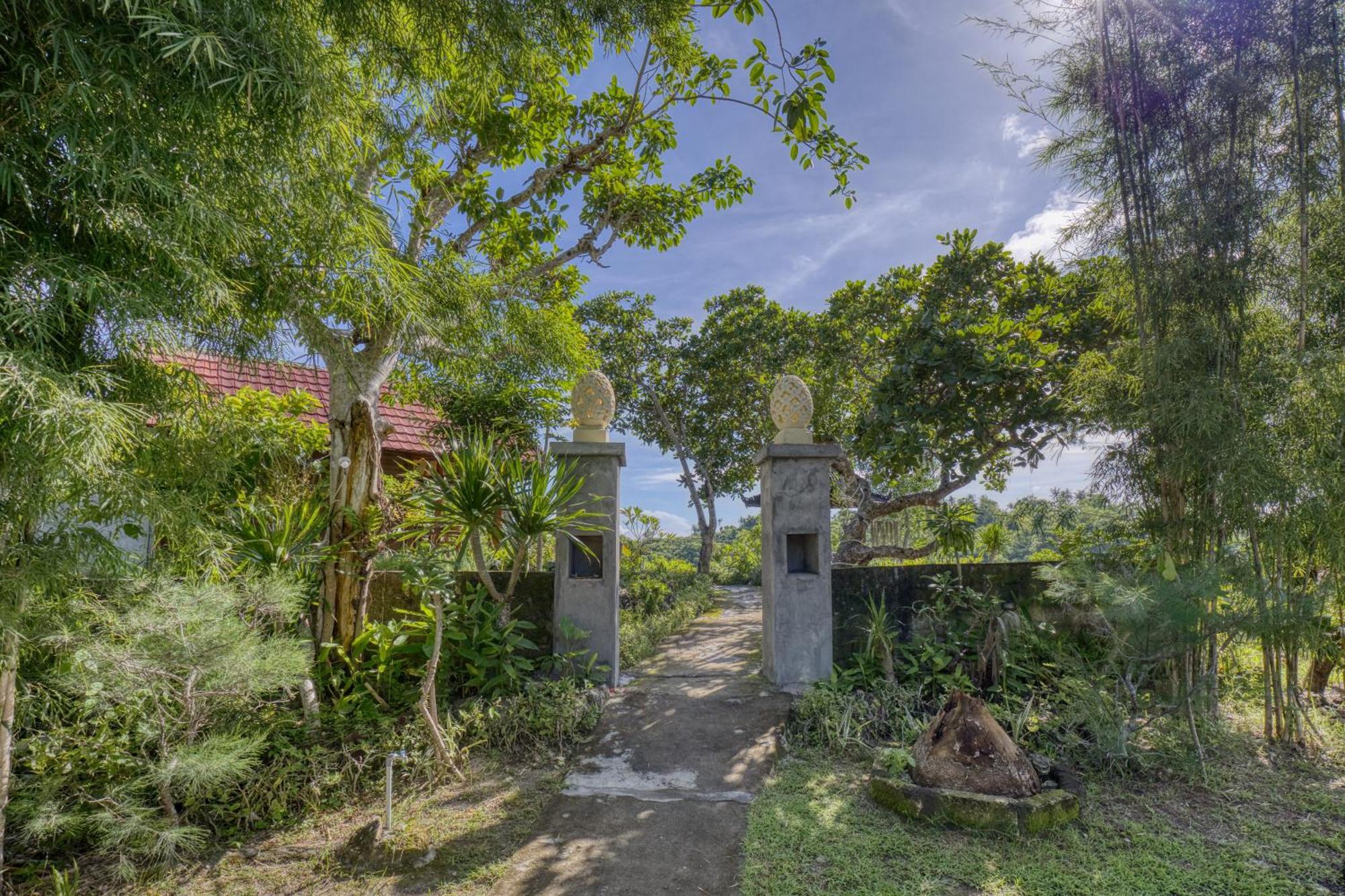 Ayu Hill Bungalows Ped Exterior photo